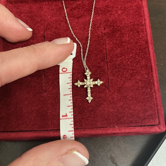 Affinity Diamonds cross necklace - Picture 5 of 5